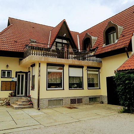 Revesz Vendeghaz Otel Harkány Dış mekan fotoğraf