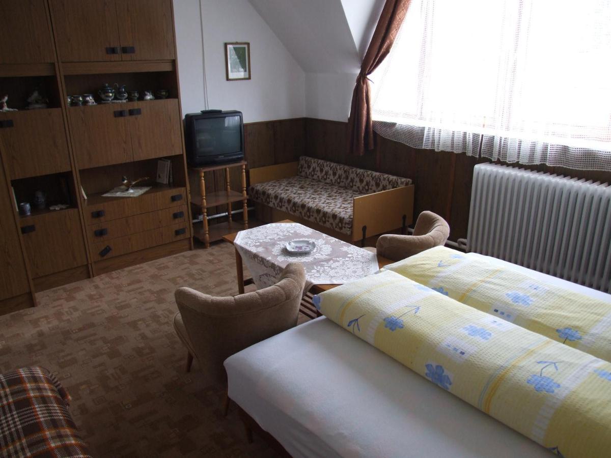 Revesz Vendeghaz Otel Harkány Oda fotoğraf