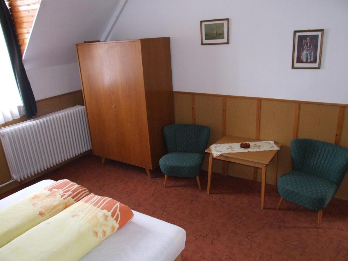 Revesz Vendeghaz Otel Harkány Oda fotoğraf