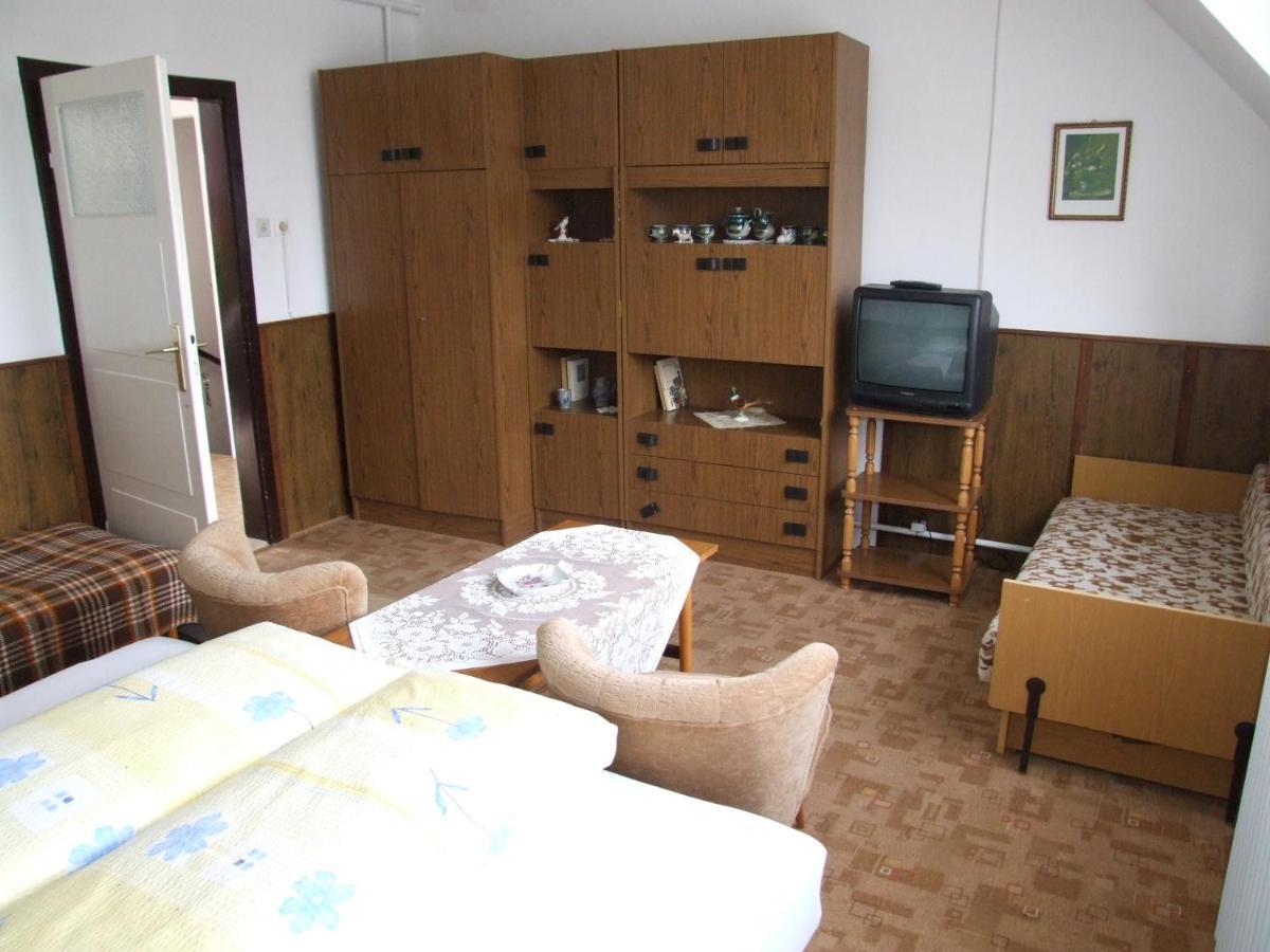 Revesz Vendeghaz Otel Harkány Oda fotoğraf