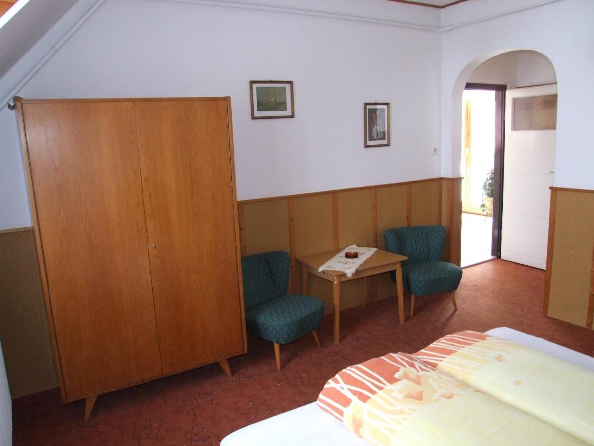 Revesz Vendeghaz Otel Harkány Oda fotoğraf