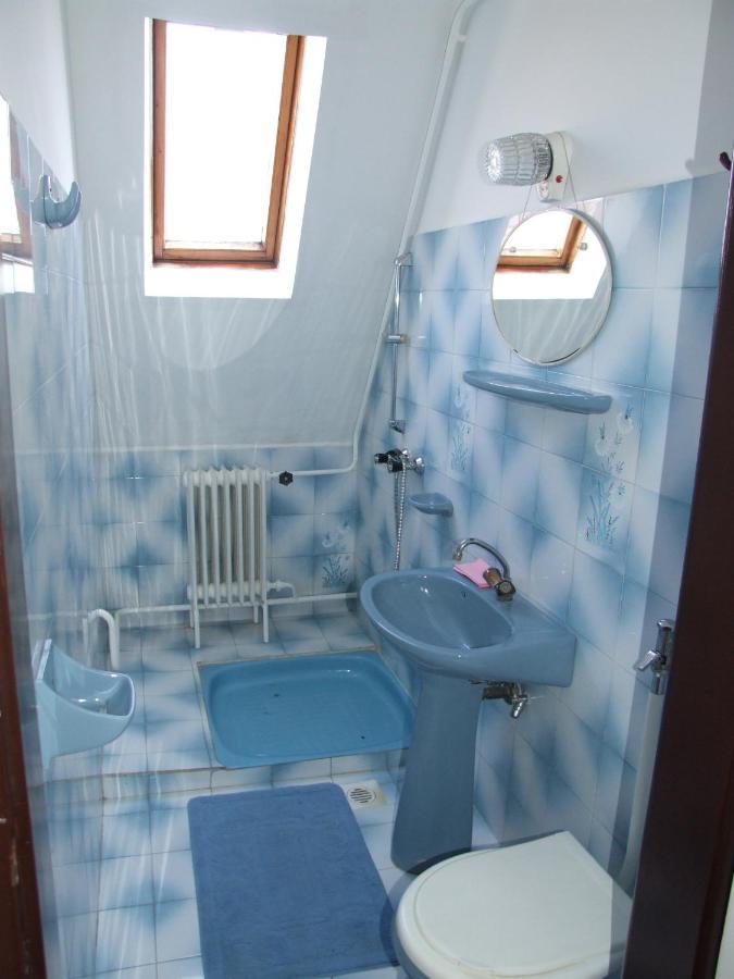 Revesz Vendeghaz Otel Harkány Oda fotoğraf