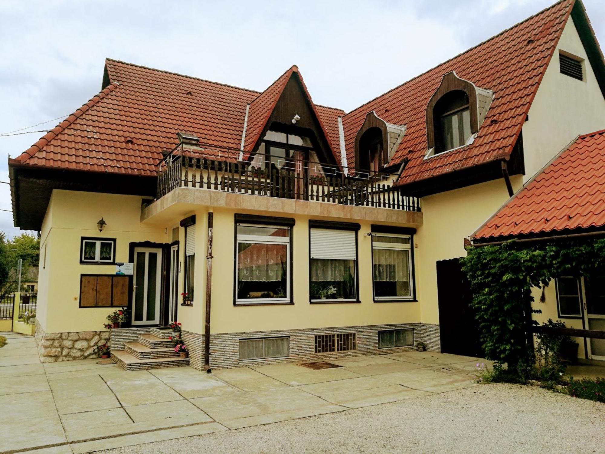 Revesz Vendeghaz Otel Harkány Dış mekan fotoğraf